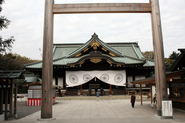 Yasukuni-Shrine-and-Sumo-004.gif