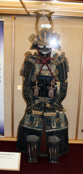 Matsudaira-Sadanaga-(2nd-lord)-Yoroi.gif