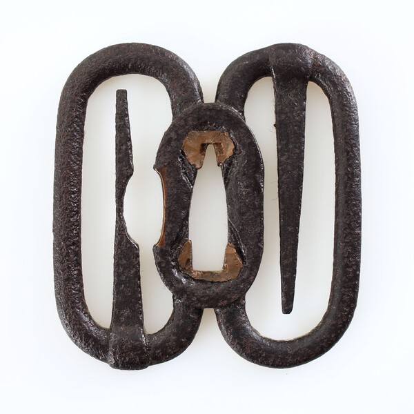 JJ-0066-very-old-iron-tsuba-kawari-gata-001.thumb.jpg.be05c9023a072872de065f0e0ba5242d.jpg