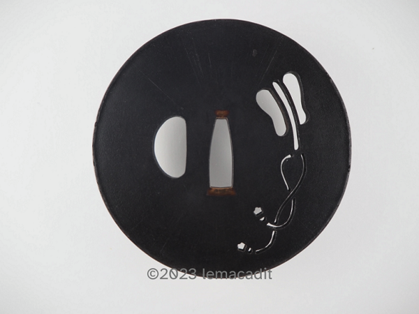 Tsuba_Gunbai.thumb.png.6c994c7ea5c28f17f40a22c752c63533.png