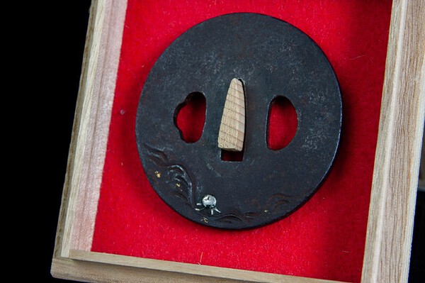 tsuba_small (11 of 20).jpg