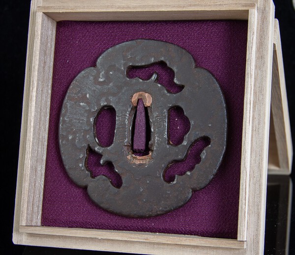 tsuba_small (14 of 20).jpg