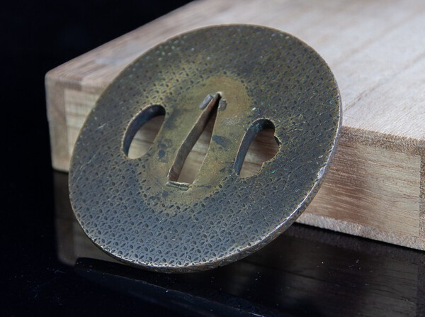 tsuba_small (1 of 20).jpg