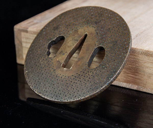 tsuba_small (2 of 20).jpg