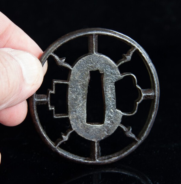 tsuba_small (8 of 20).jpg