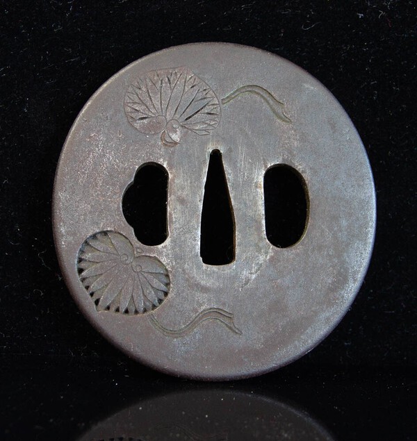 tsuba_sept(3of10).jpg.2bc322344ece154e1ae4886c1e466d1c.jpg