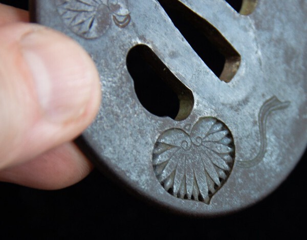 tsuba_sept(6of10).thumb.jpg.e499d7865a10c811d9b0552aa5ca3344.jpg