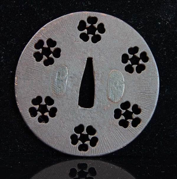 tsuba_sept(9of10).jpg.9baae747279abca0a7f8c246053c79d3.jpg