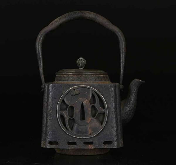 tsuba kettle 3.jpg