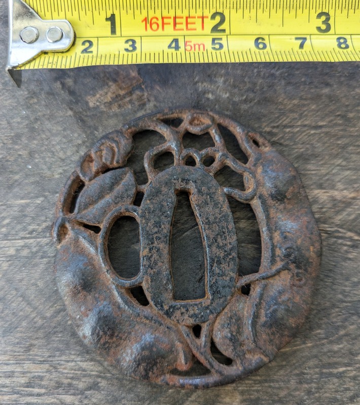 tsuba4pic1.thumb.jpg.9b286ac31ebff10e8a9712209c4ef736.jpg